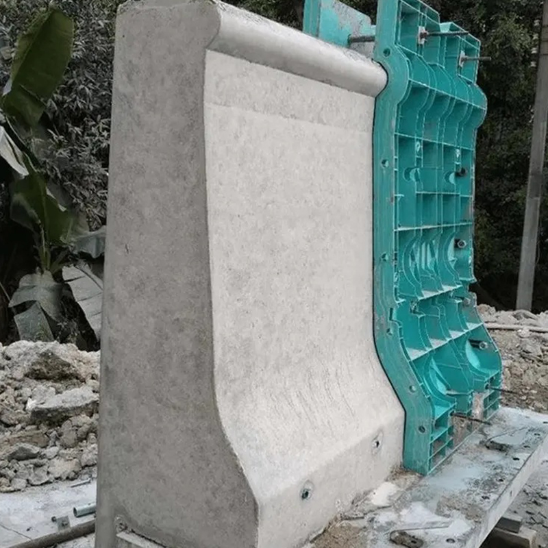 Cassaforma per guardrail